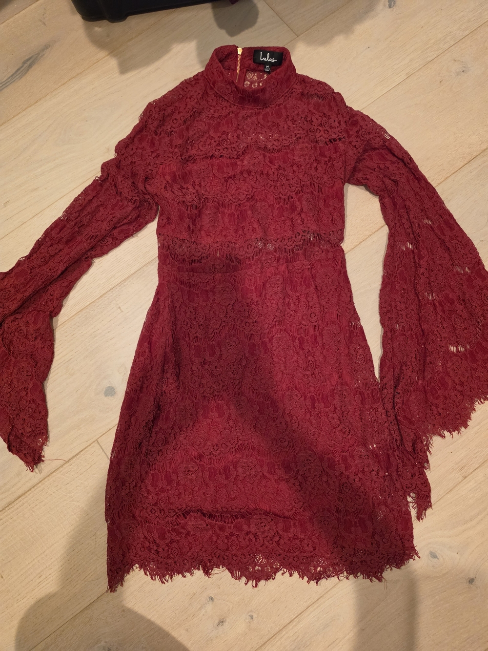 Lulu's Women's Red Lace Long-Sleeve Mini Dress